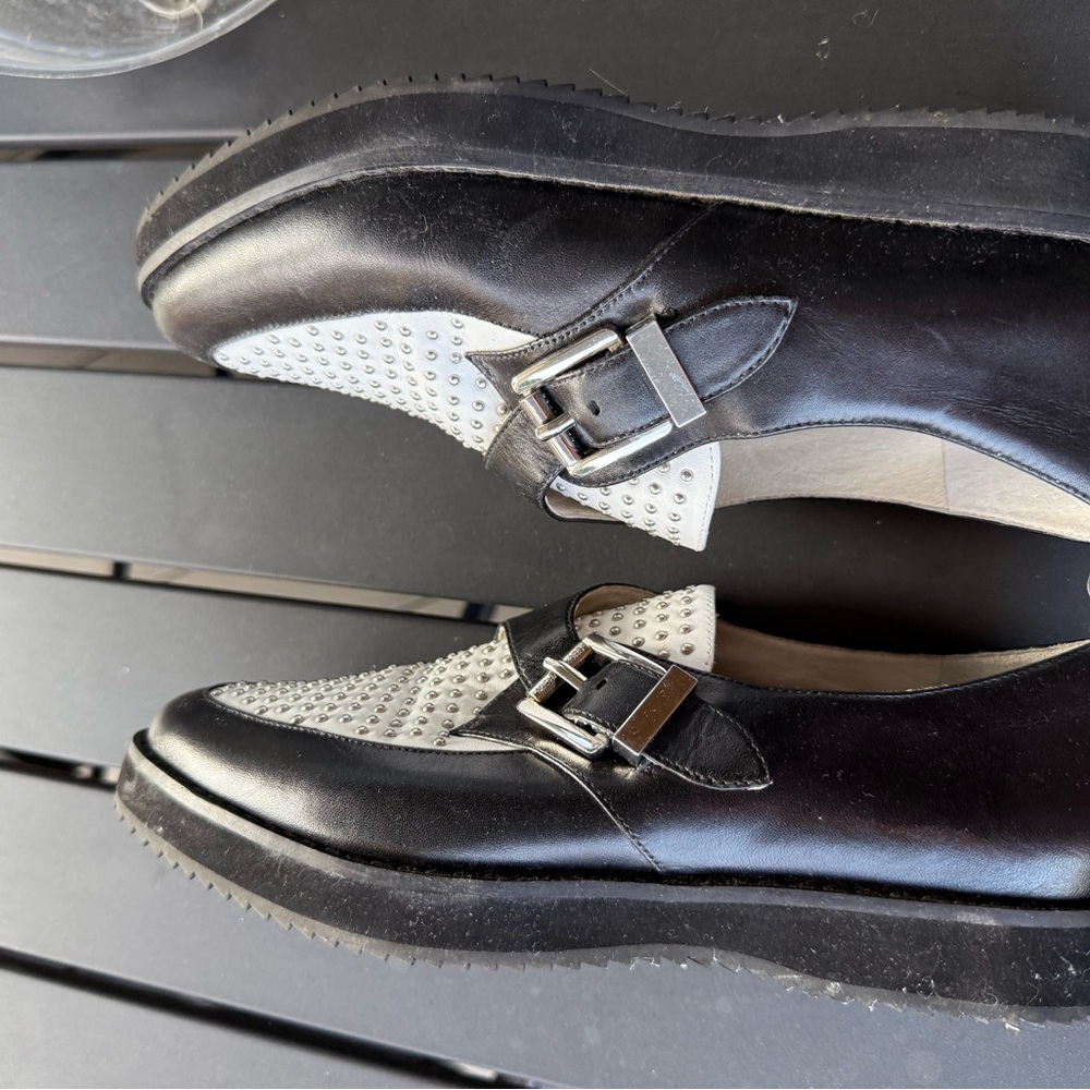 Michael Kors Two-Tone Black and White Dakota studded tuxedo Loafers size 7.5 - Picture 8 of 12